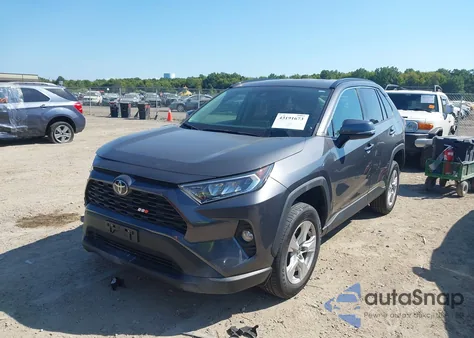 2021 Toyota Rav4 Xle z USA, uszkodzony, nr VIN 2T3P1RFV5MW221775